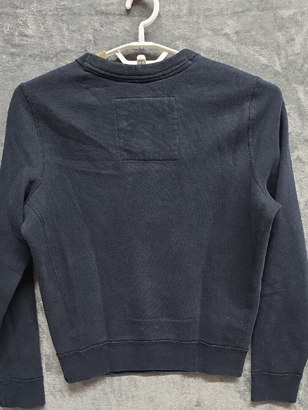 Hollister Black Crewneck Sweatshirt with White Script Logo sz Small - Picture 4 of 5